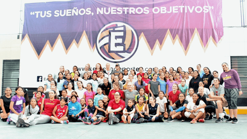 Campamentos y clínicas de vóleibol - Club Atlético Atenea