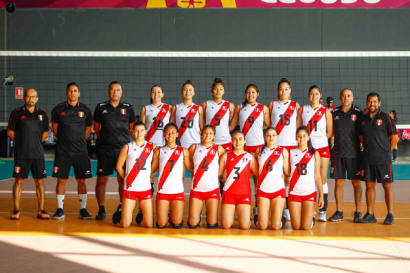NUESTRO ENTRENADOR DEL EQUIPO MAYOR EN EL MUNDIAL SUB - 19 DE VOLEIBOL - Club Atlético Atenea